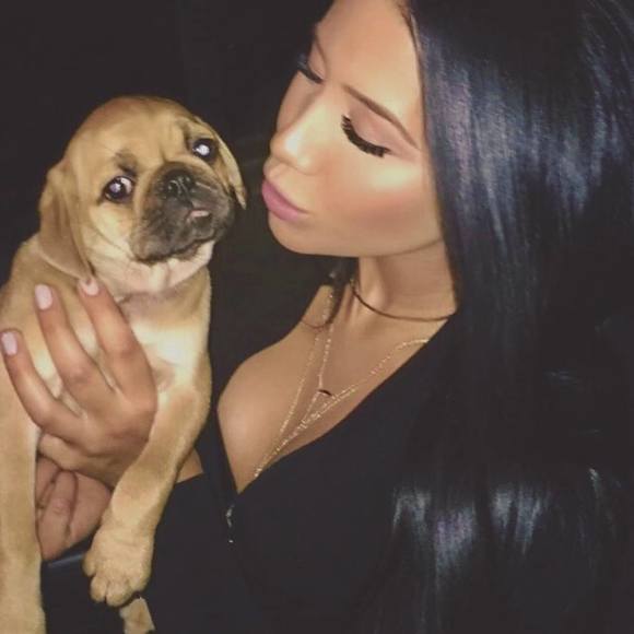 Meet your Posher, Nicole - Picture 1 of 1